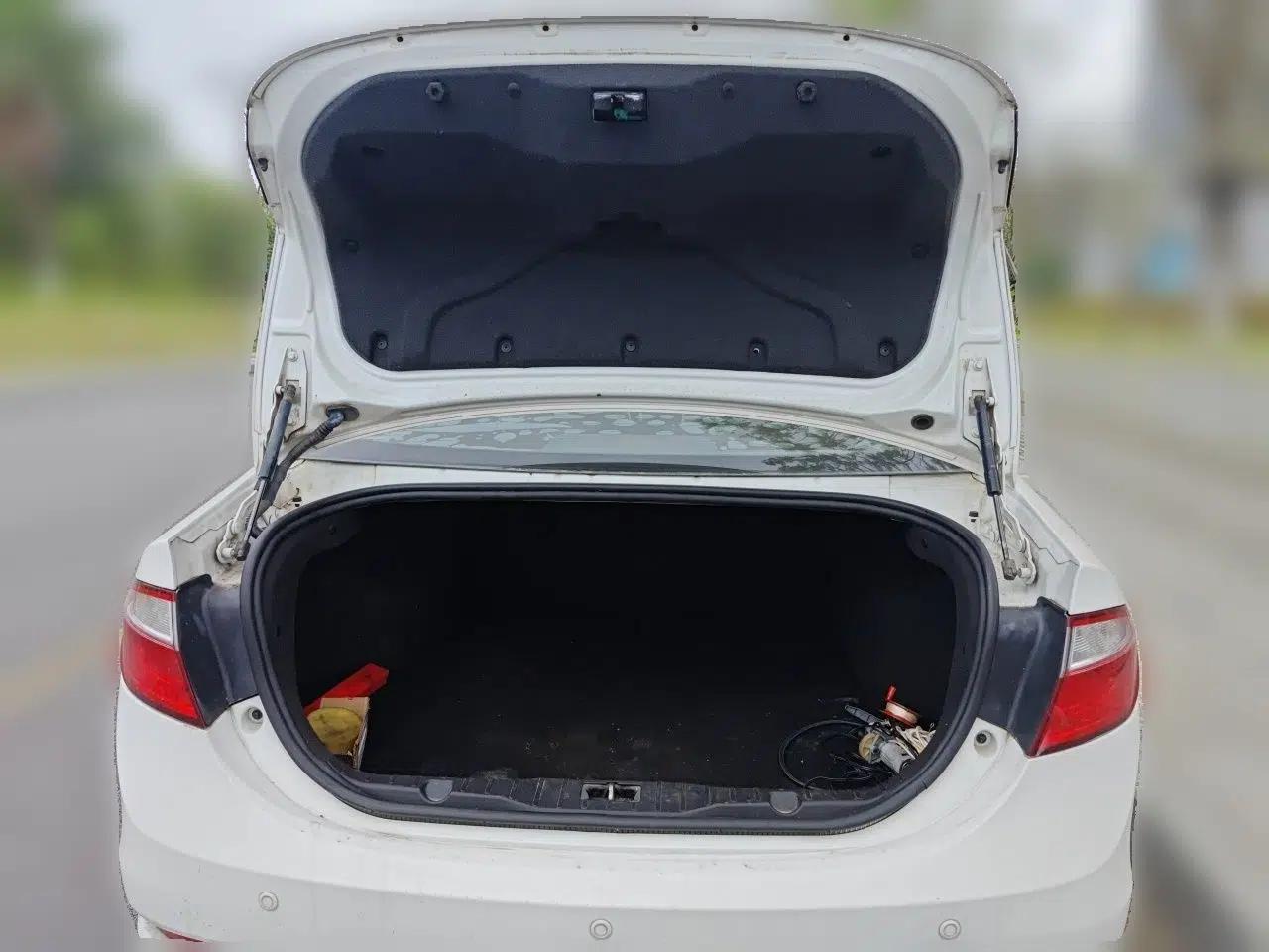Chery Arrizo 7 2014 1.6L Manual ZhiShang Magic Edition — миниатюра 20