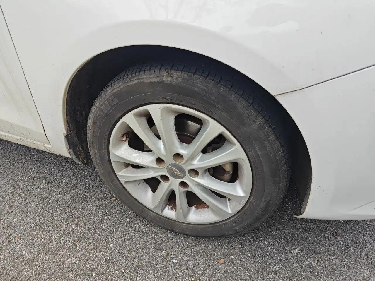 Chery Arrizo 7 2014 1.6L Manual ZhiShang Magic Edition — миниатюра 8