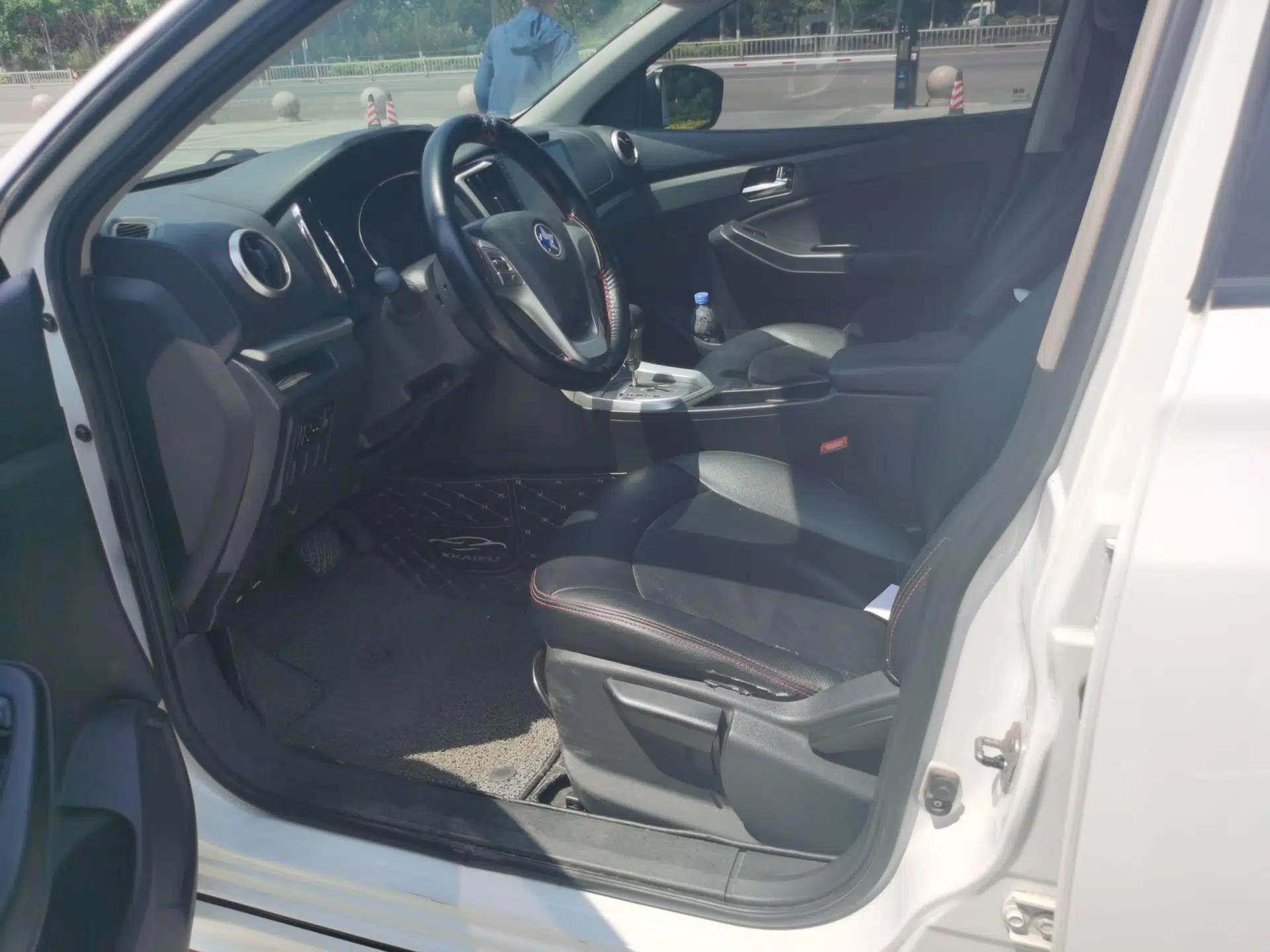 Venucia T70 2015 2.0L CVT Smart Choice Edition — миниатюра 16