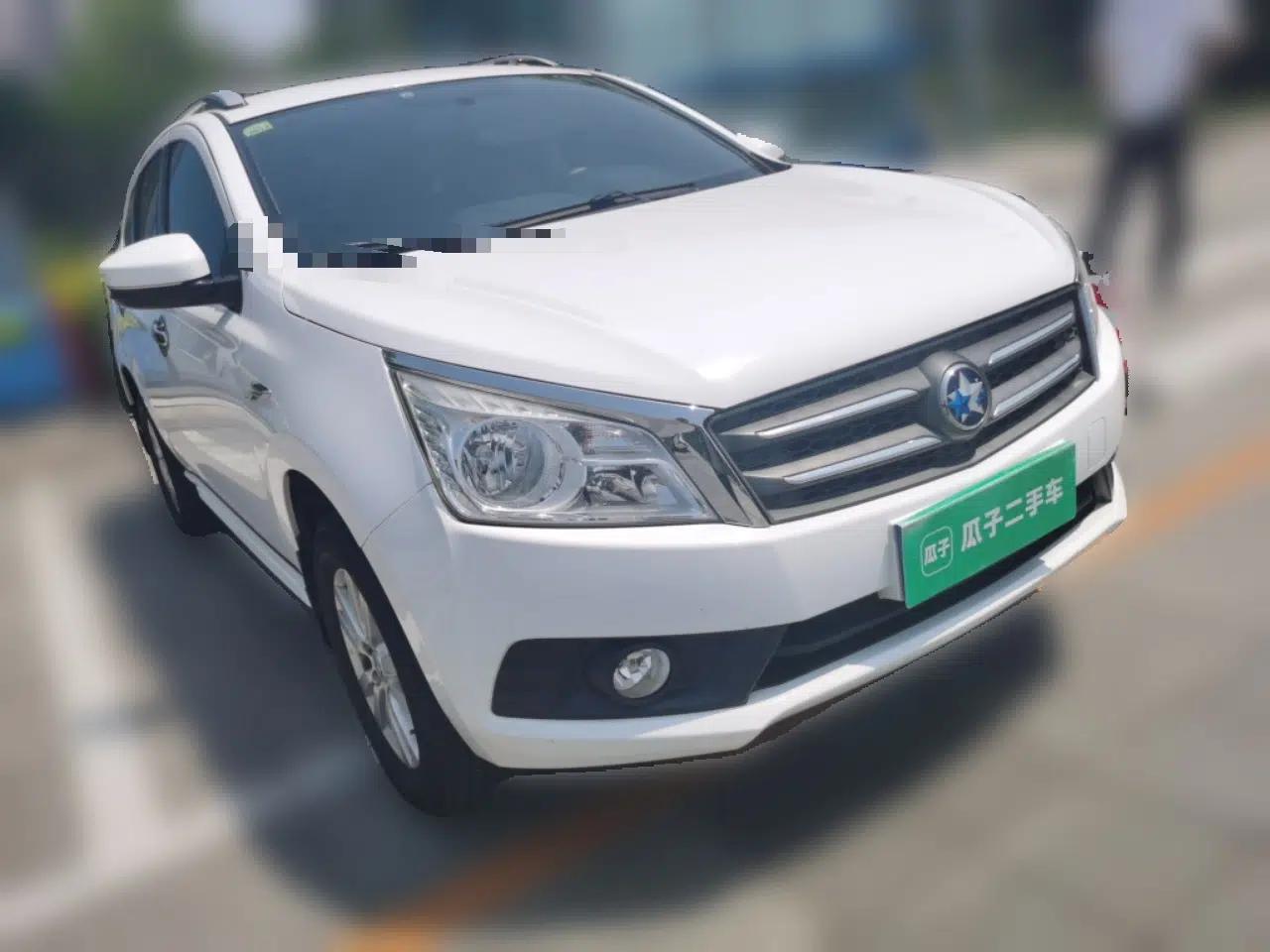 Venucia T70 2015 2.0L CVT Smart Choice Edition — миниатюра 3