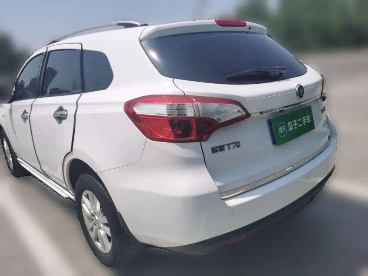 Venucia T70 2015 2.0L CVT Smart Choice Edition — миниатюра 4