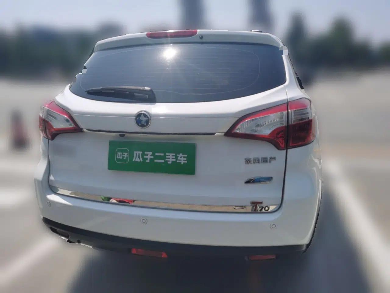 Venucia T70 2015 2.0L CVT Smart Choice Edition — миниатюра 5