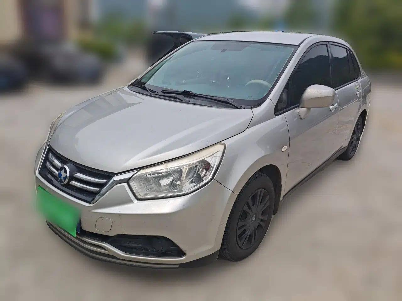 Venucia D50 2015 1.6L Automatic Fashion Edition — миниатюра 1