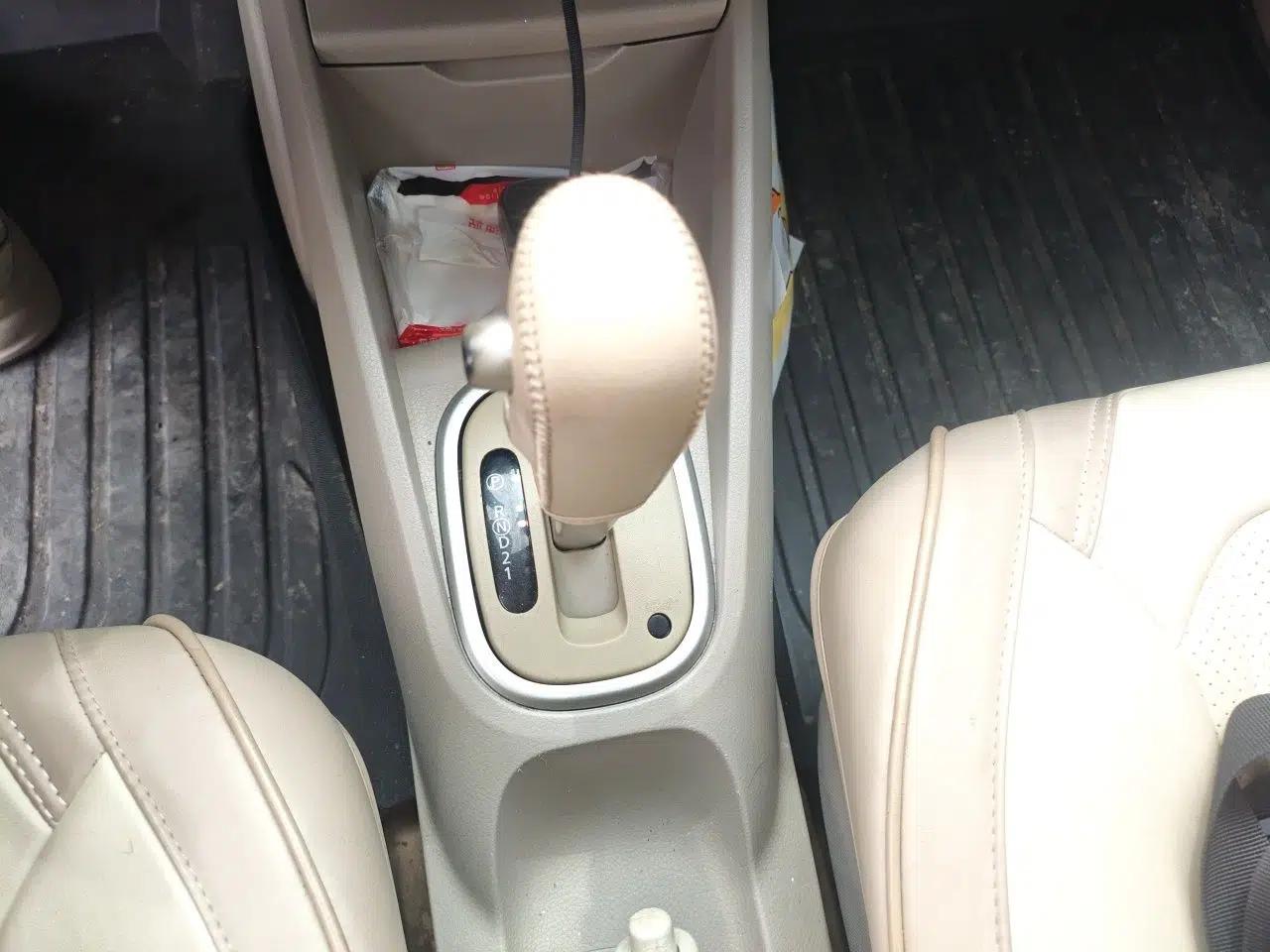 Venucia D50 2015 1.6L Automatic Fashion Edition — миниатюра 15