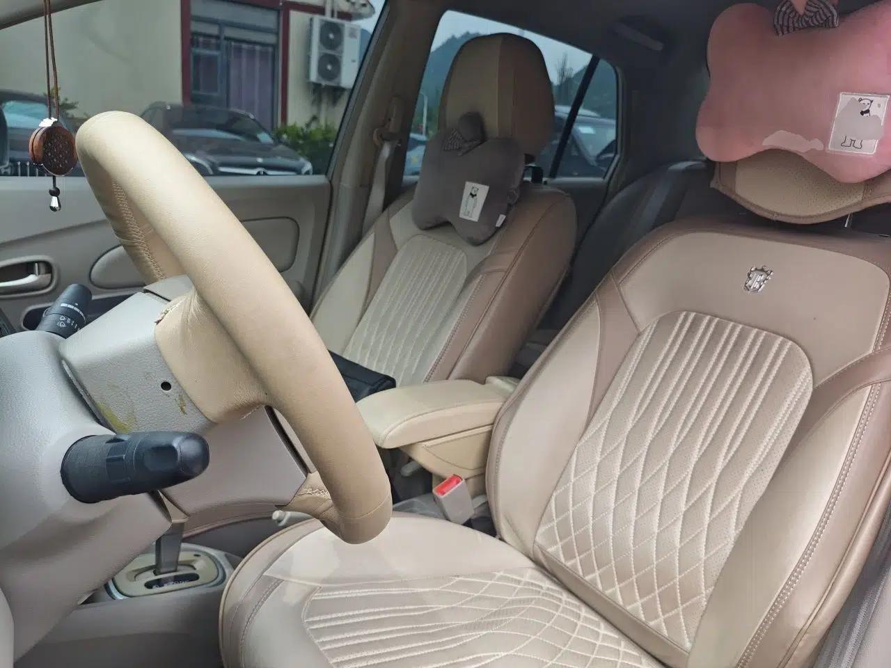 Venucia D50 2015 1.6L Automatic Fashion Edition — миниатюра 16