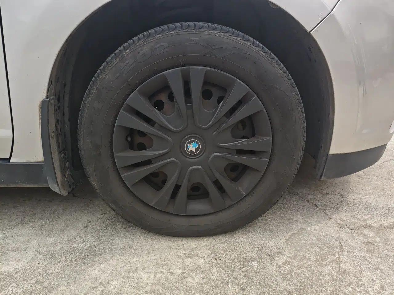 Venucia D50 2015 1.6L Automatic Fashion Edition — миниатюра 8