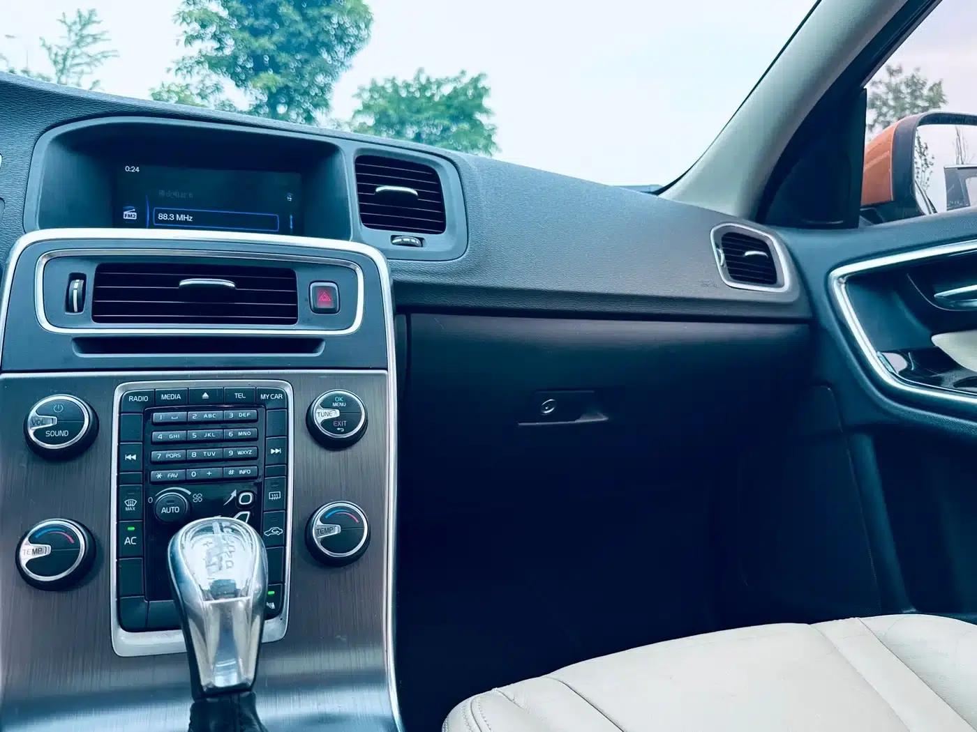 2013 Volvo V60 T5 Comfort Edition — миниатюра 11