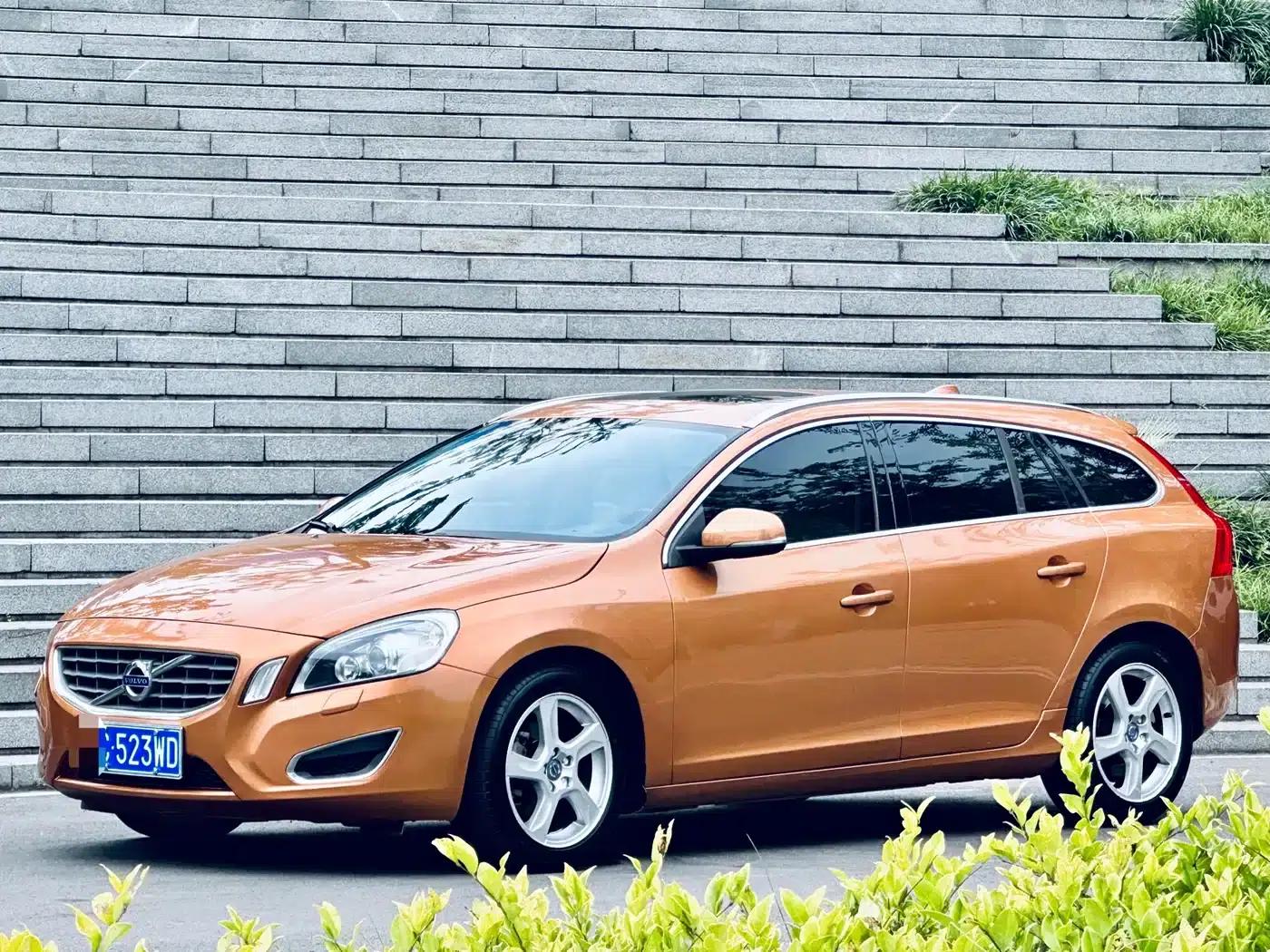 2013 Volvo V60 T5 Comfort Edition — миниатюра 3