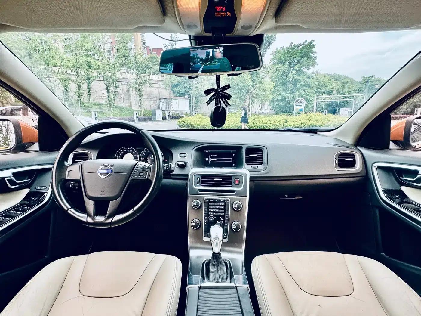 2013 Volvo V60 T5 Comfort Edition — миниатюра 5