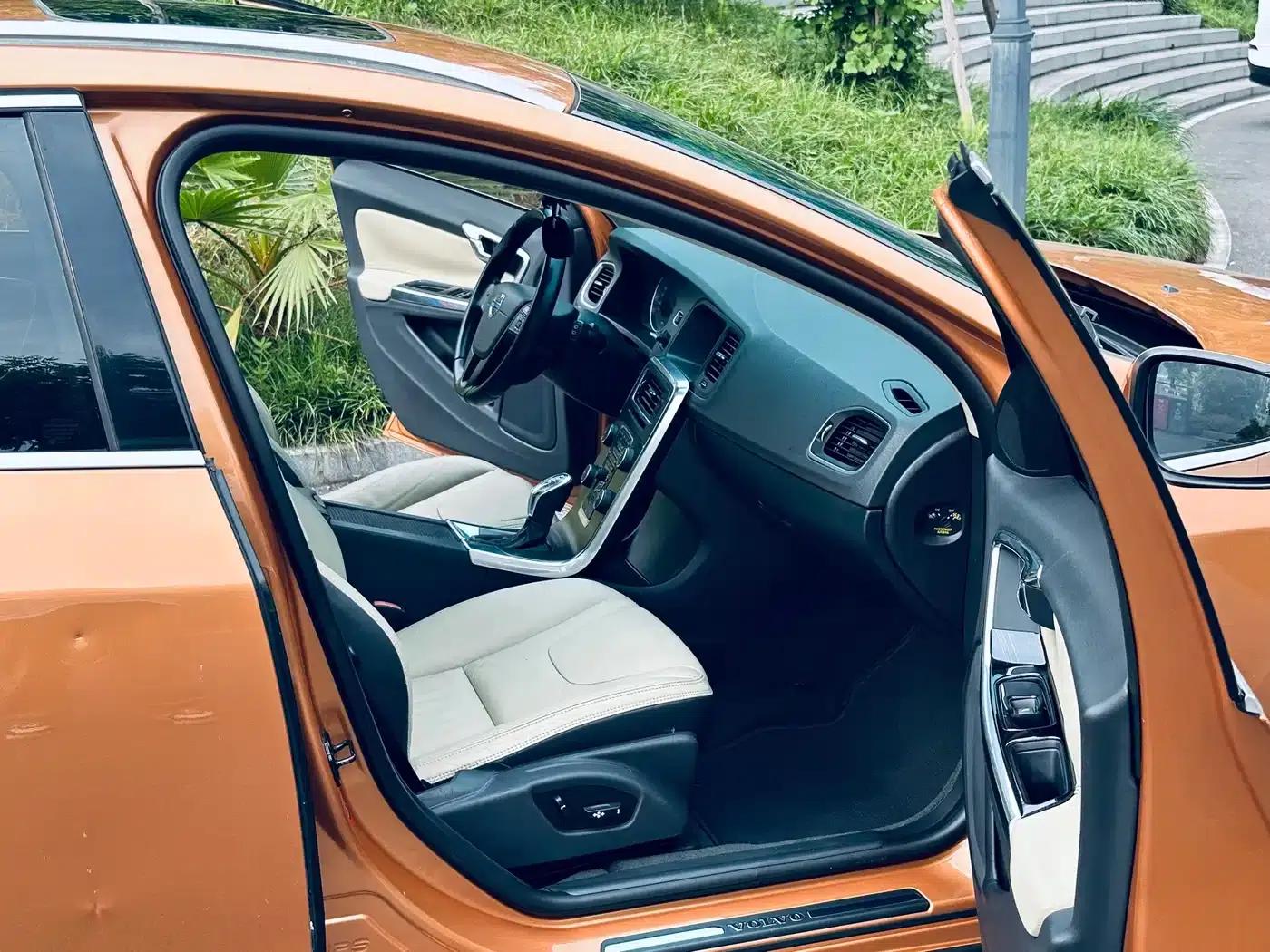 2013 Volvo V60 T5 Comfort Edition — миниатюра 8