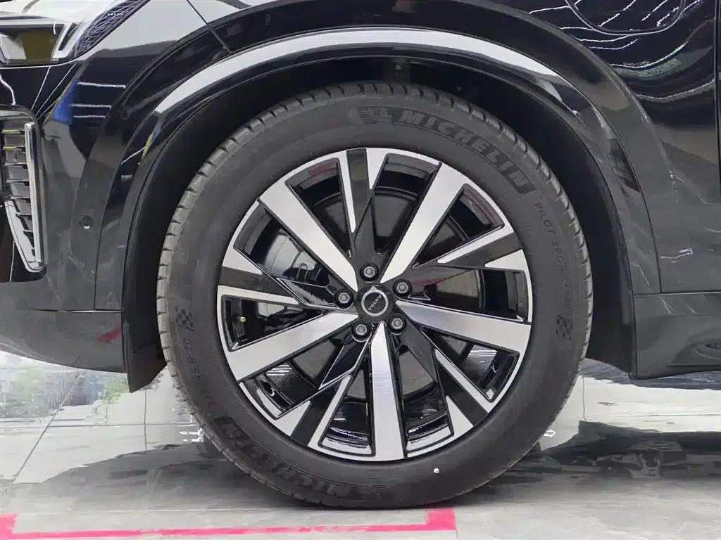 2025 Volvo XC90 Plug-in Hybrid T8 Inscription Luxury Edition (7-seater) — миниатюра 4