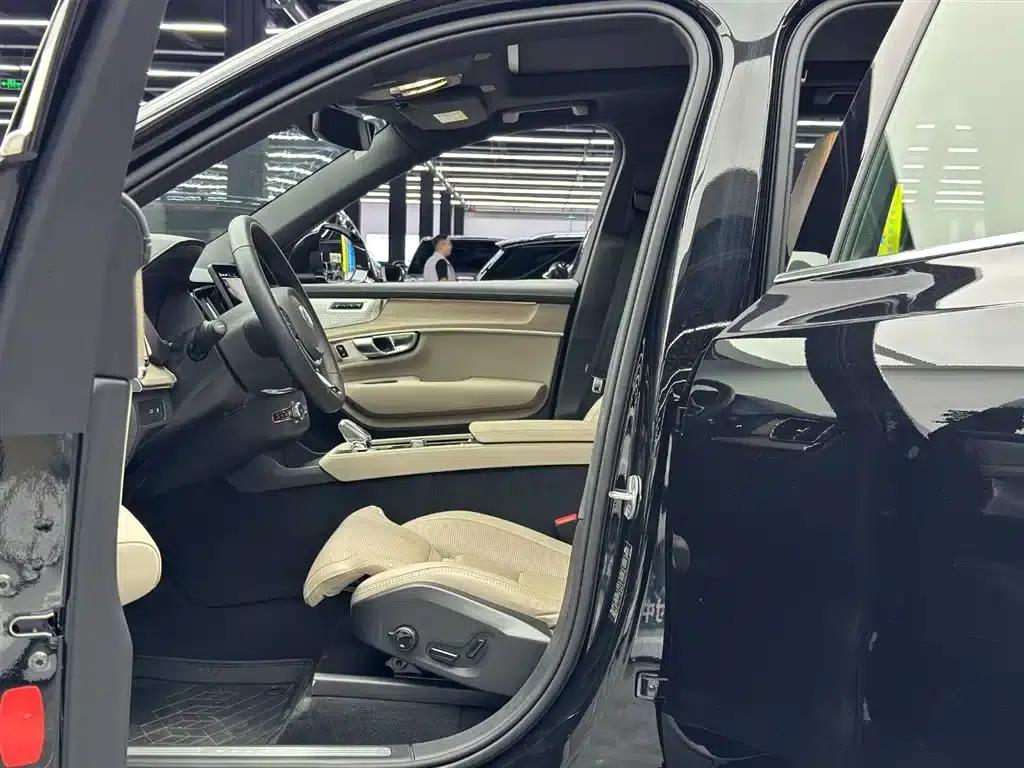 2025 Volvo XC90 Plug-in Hybrid T8 Inscription Luxury Edition (7-seater) — миниатюра 6