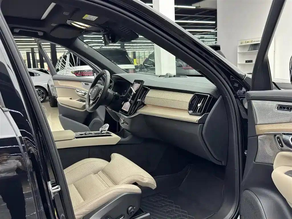 2025 Volvo XC90 Plug-in Hybrid T8 Inscription Luxury Edition (7-seater) — миниатюра 8