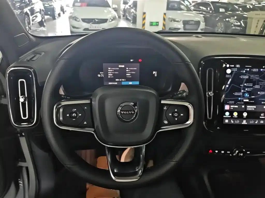 Volvo XC40 PHEV 2023 Long Range Edition — миниатюра 11