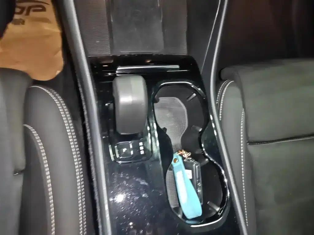 Volvo XC40 PHEV 2023 Long Range Edition — миниатюра 14