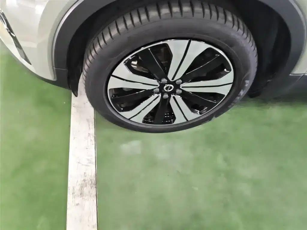 Volvo XC40 PHEV 2023 Long Range Edition — миниатюра 23