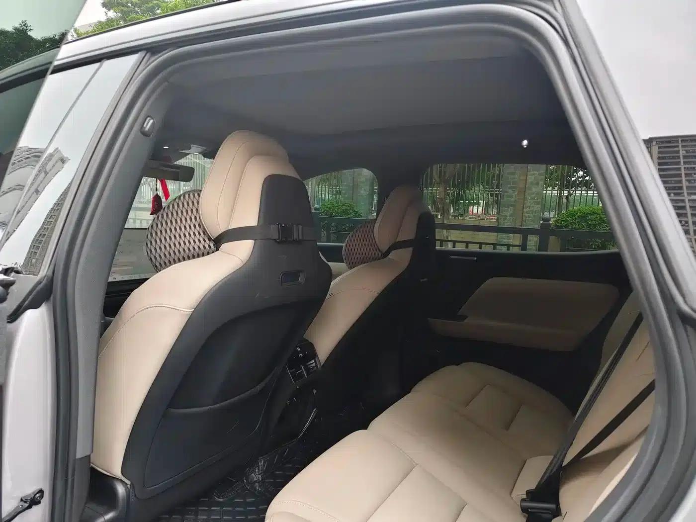 2026 Volvo XC70 Plug-in Hybrid, All-Wheel Drive, Ultra Range — миниатюра 10