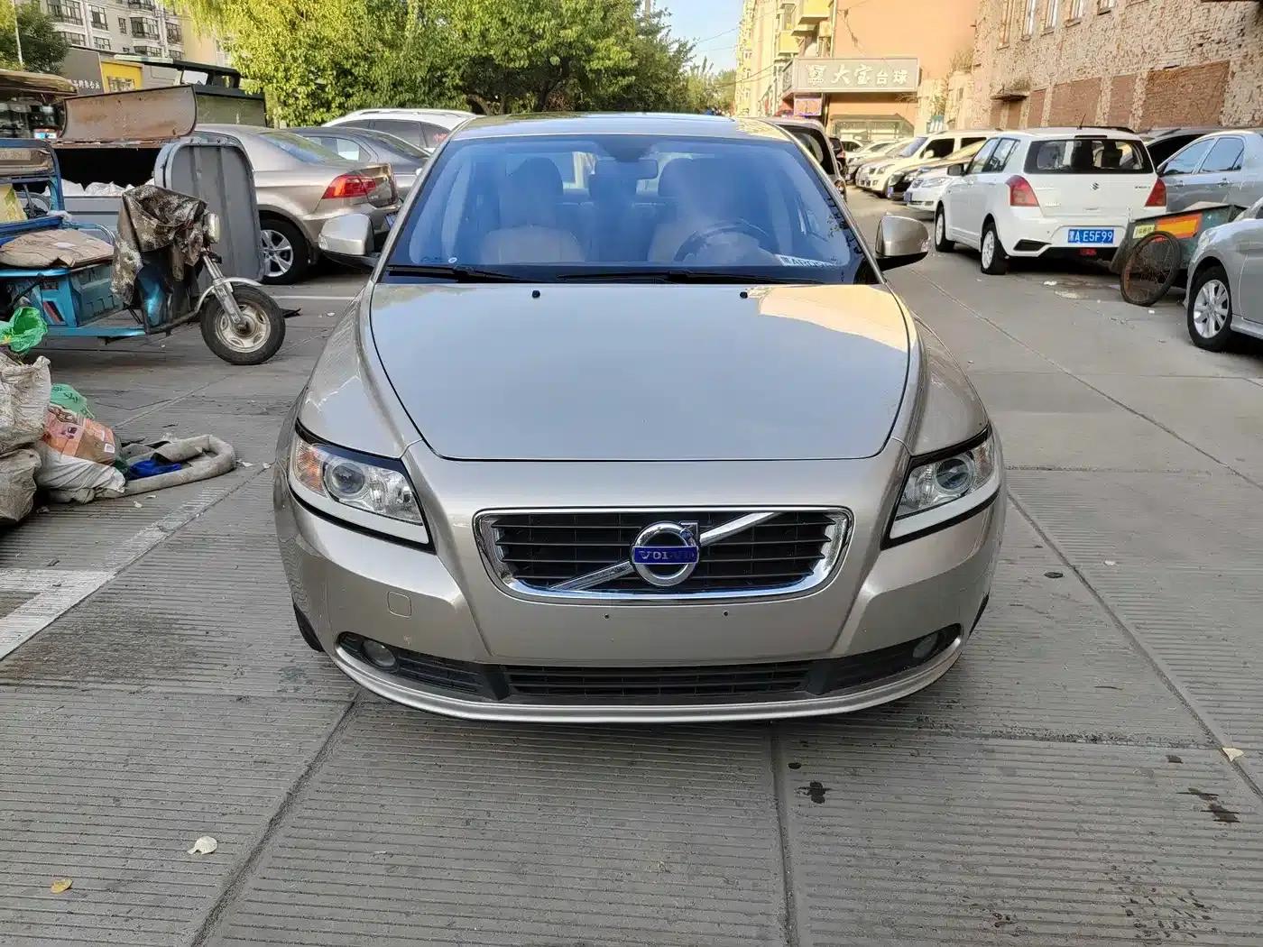 Volvo S40 2011 2.0L Automatic Smart Edition — миниатюра 3