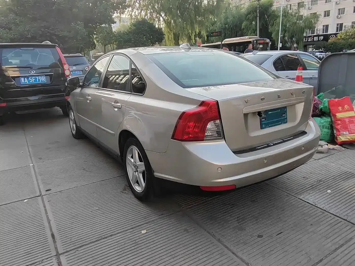 Volvo S40 2011 2.0L Automatic Smart Edition — миниатюра 6