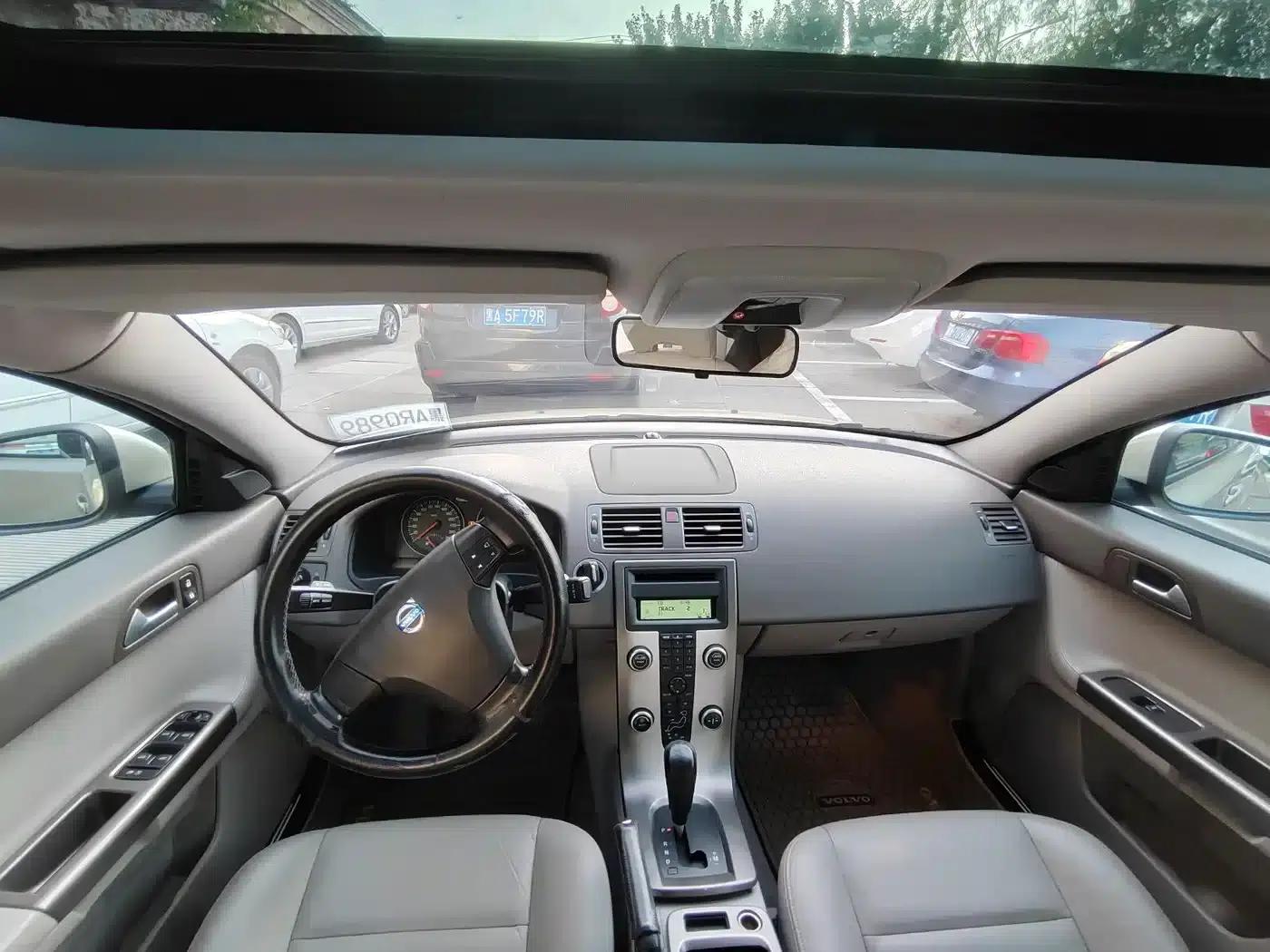 Volvo S40 2011 2.0L Automatic Smart Edition — миниатюра 8