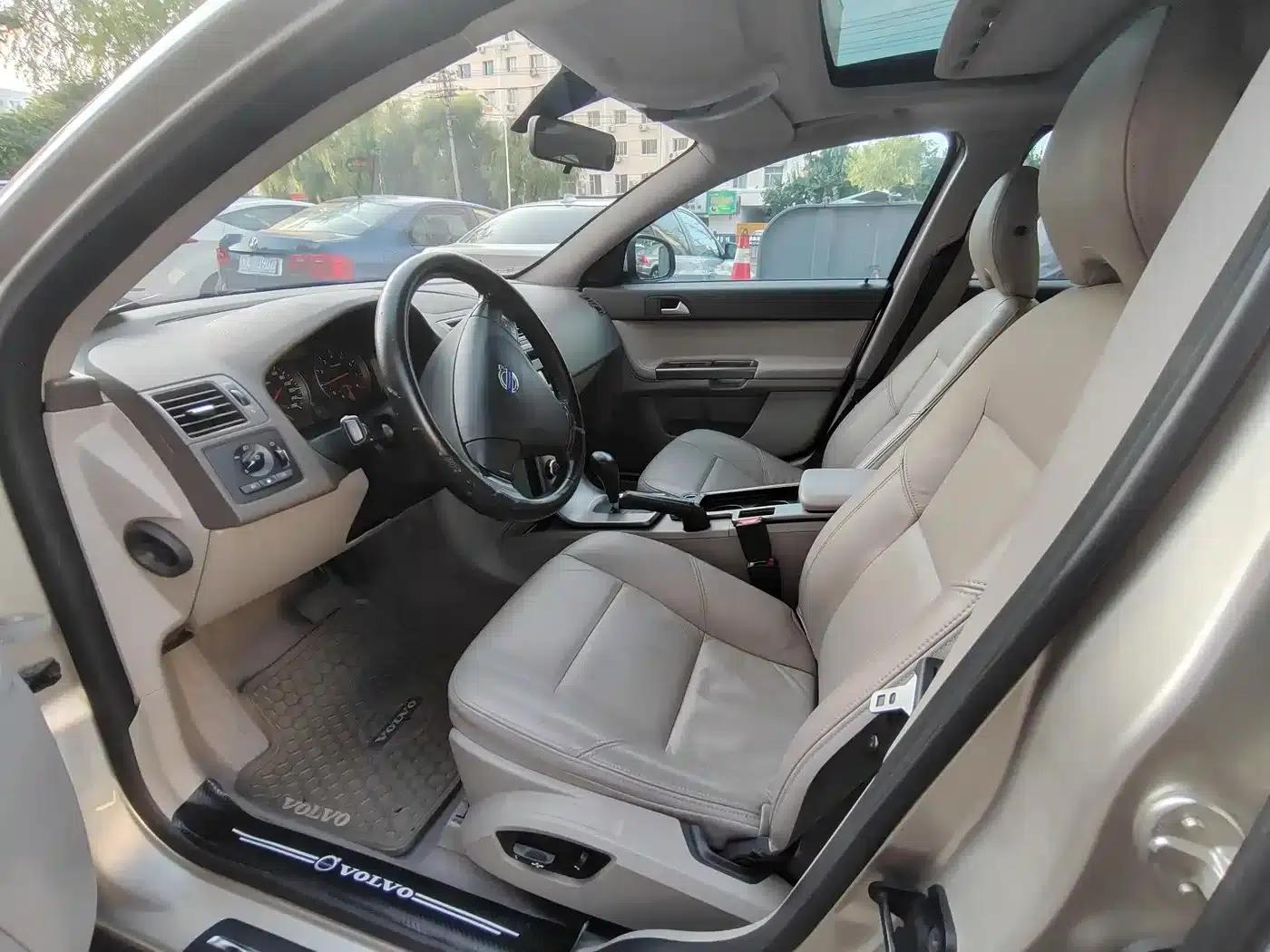 Volvo S40 2011 2.0L Automatic Smart Edition — миниатюра 9