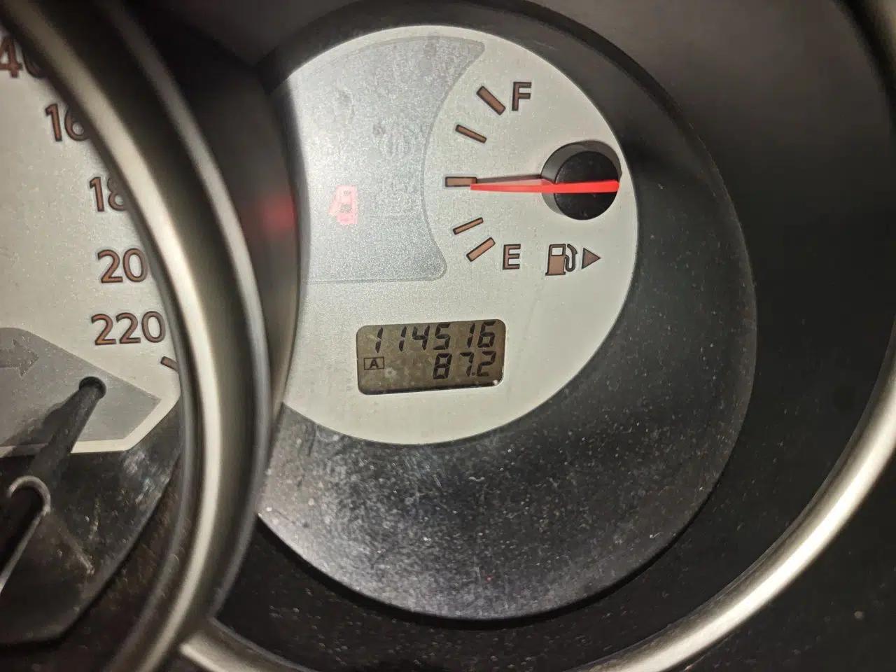 Nissan Livina 2010 Jingrui Edition 1.6L Manual Standard Model — миниатюра 13
