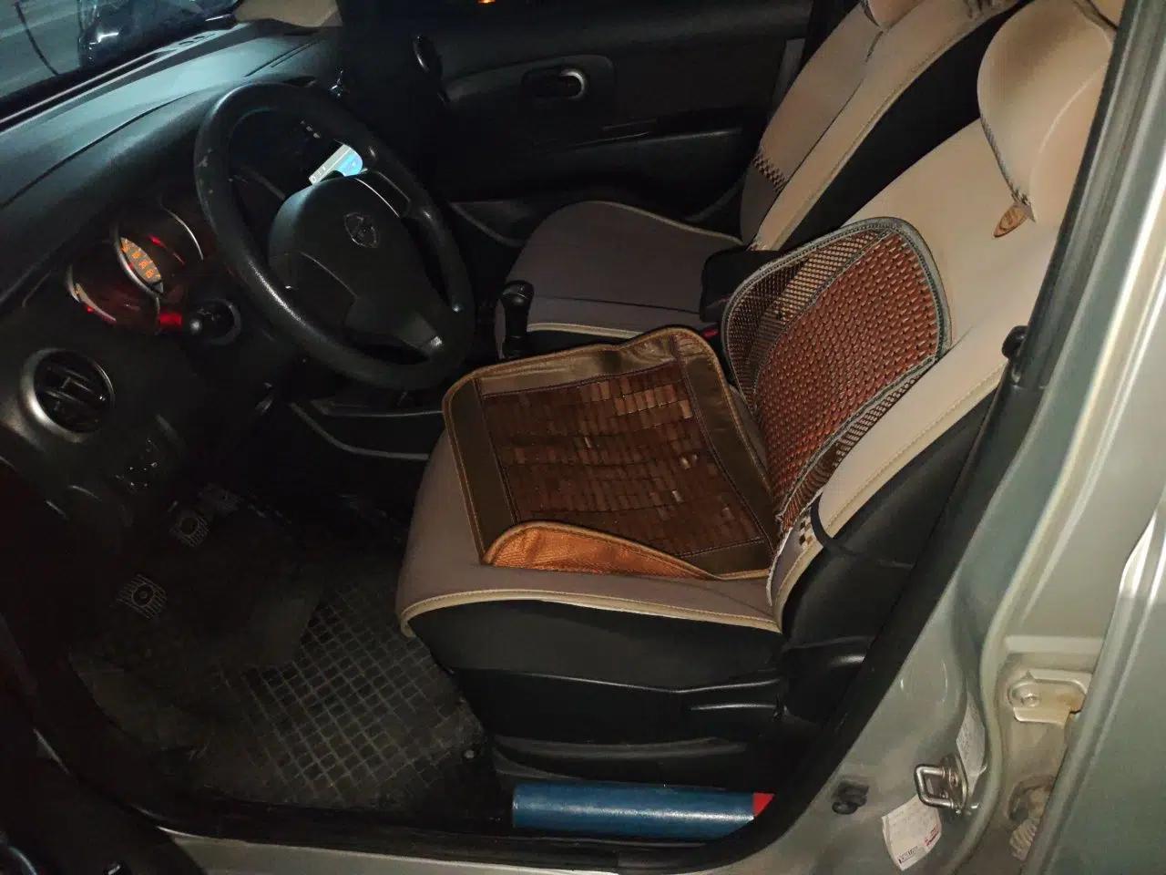 Nissan Livina 2010 Jingrui Edition 1.6L Manual Standard Model — миниатюра 16