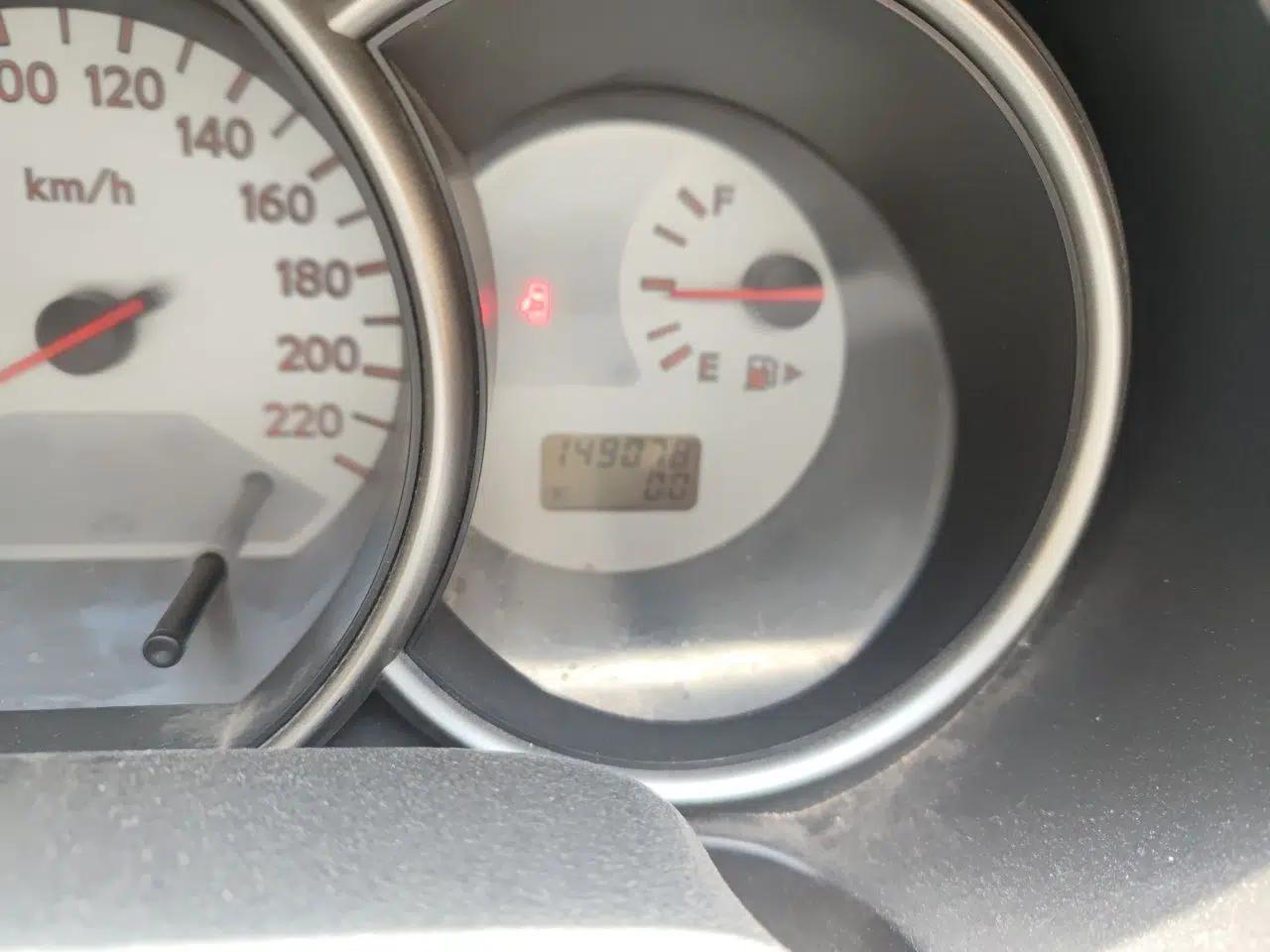 Nissan Livina 2010 Jingyue Edition 1.6L Manual All-Around Model — миниатюра 13