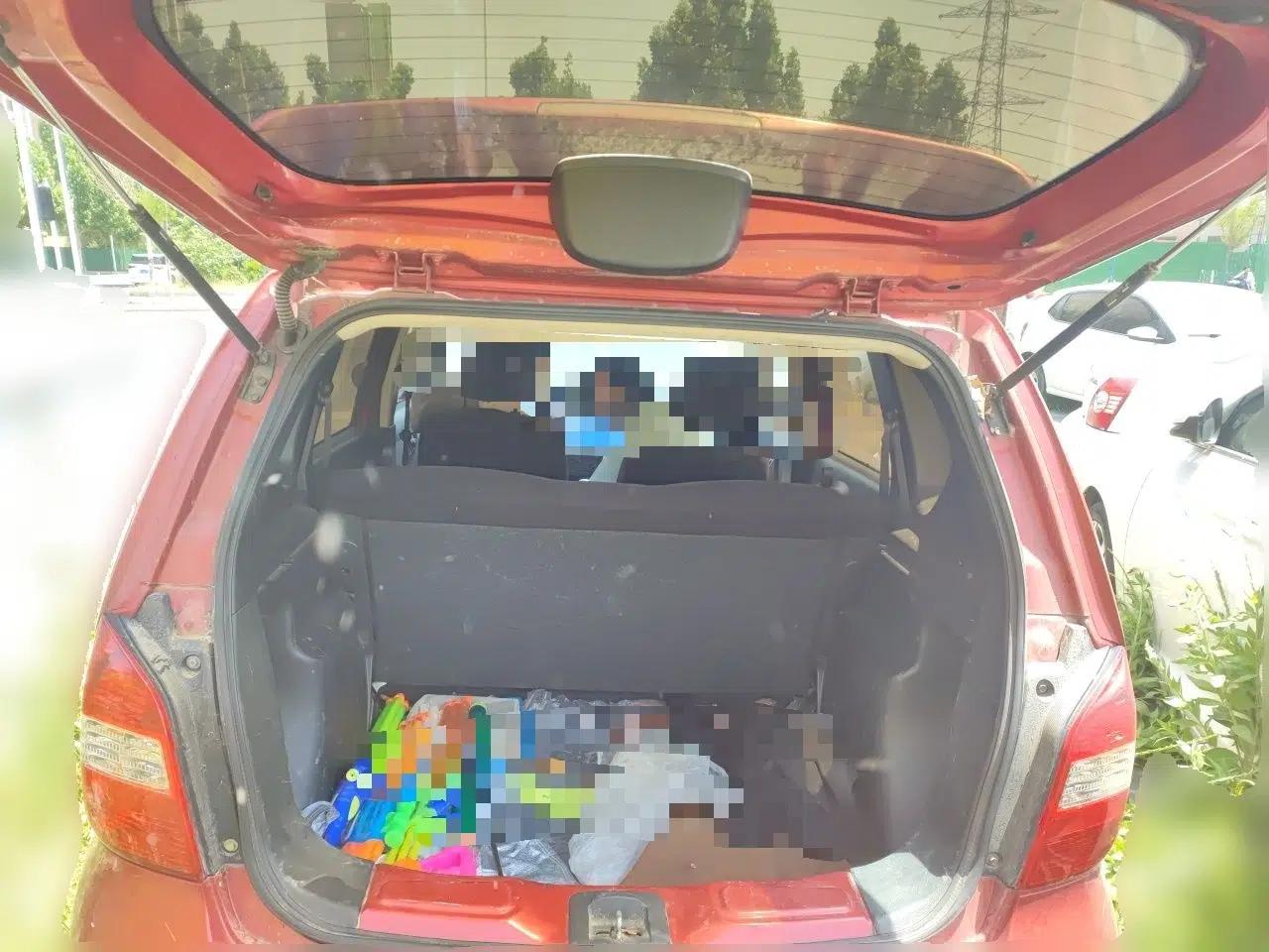 Nissan Livina 2010 Jingyue Edition 1.6L Manual All-Around Model — миниатюра 20