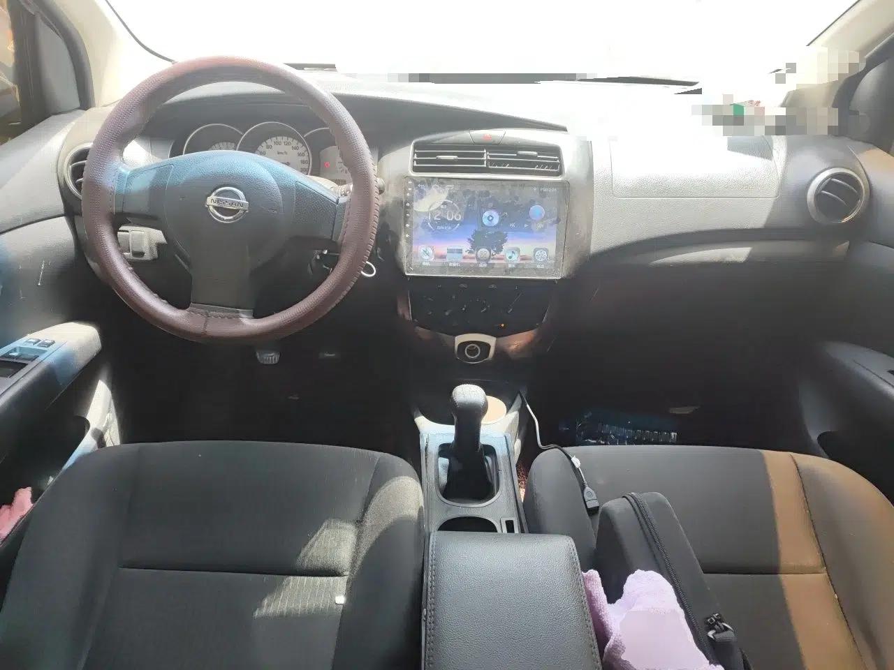 Nissan Livina 2010 Jingyue Edition 1.6L Manual All-Around Model — миниатюра 10
