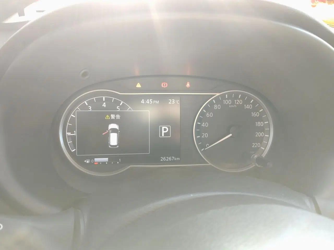 Nissan Kicks 2020 1.5L XV CVT Smart Connect Luxury Edition — миниатюра 12