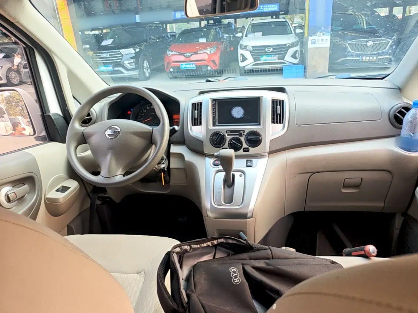 Nissan NV200 2018 1.6L CVT Luxury Model — миниатюра 12
