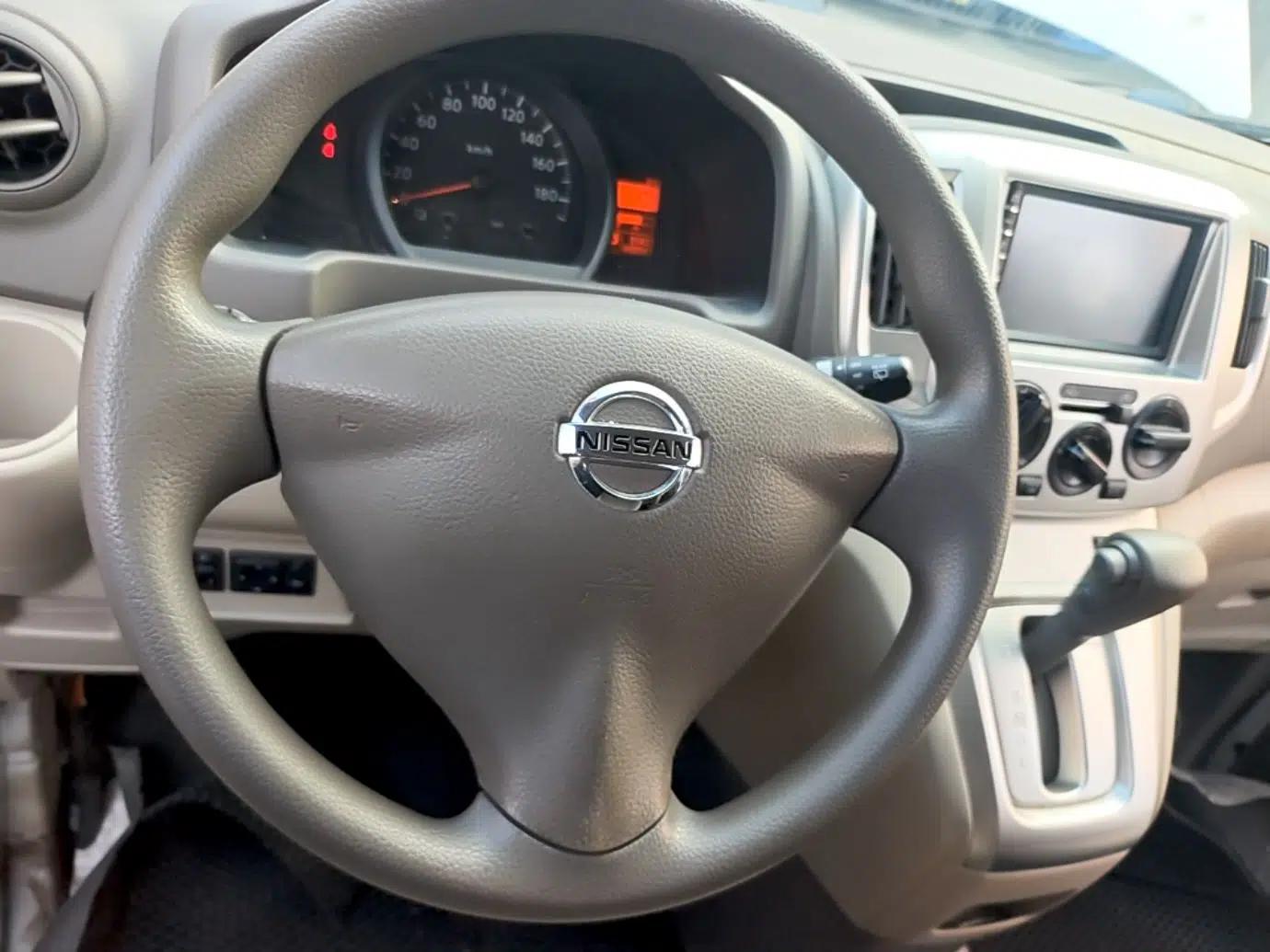 Nissan NV200 2018 1.6L CVT Luxury Model — миниатюра 13