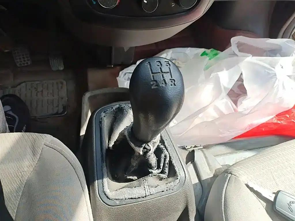 Wuling Rongguang S 2021 1.2L Basic 5-Seater LSI — миниатюра 14