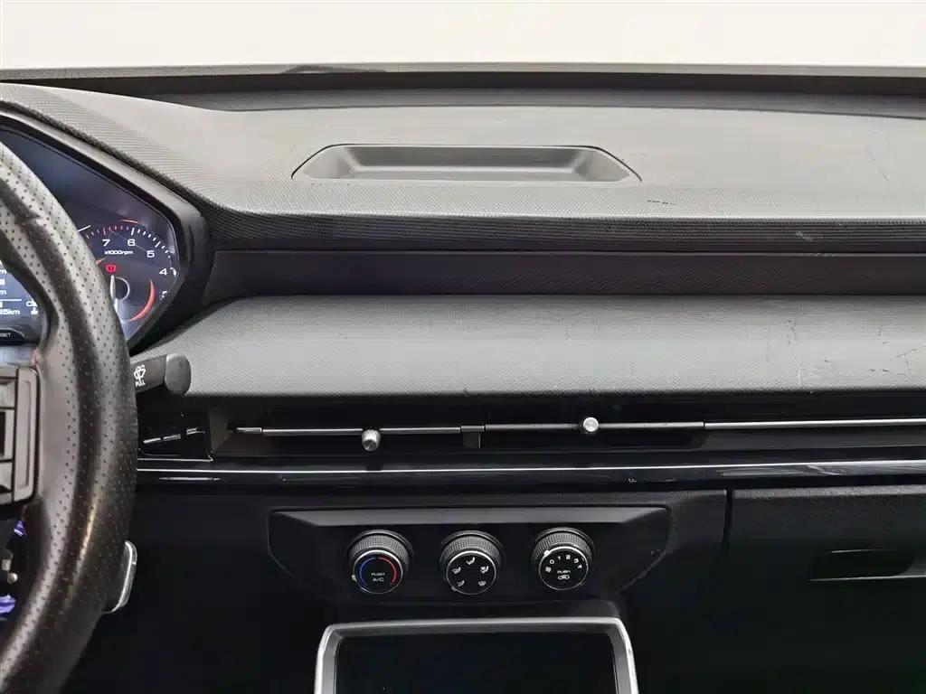 Wuling Xingchi 2023 1.5L CVT Comfort Edition — миниатюра 12