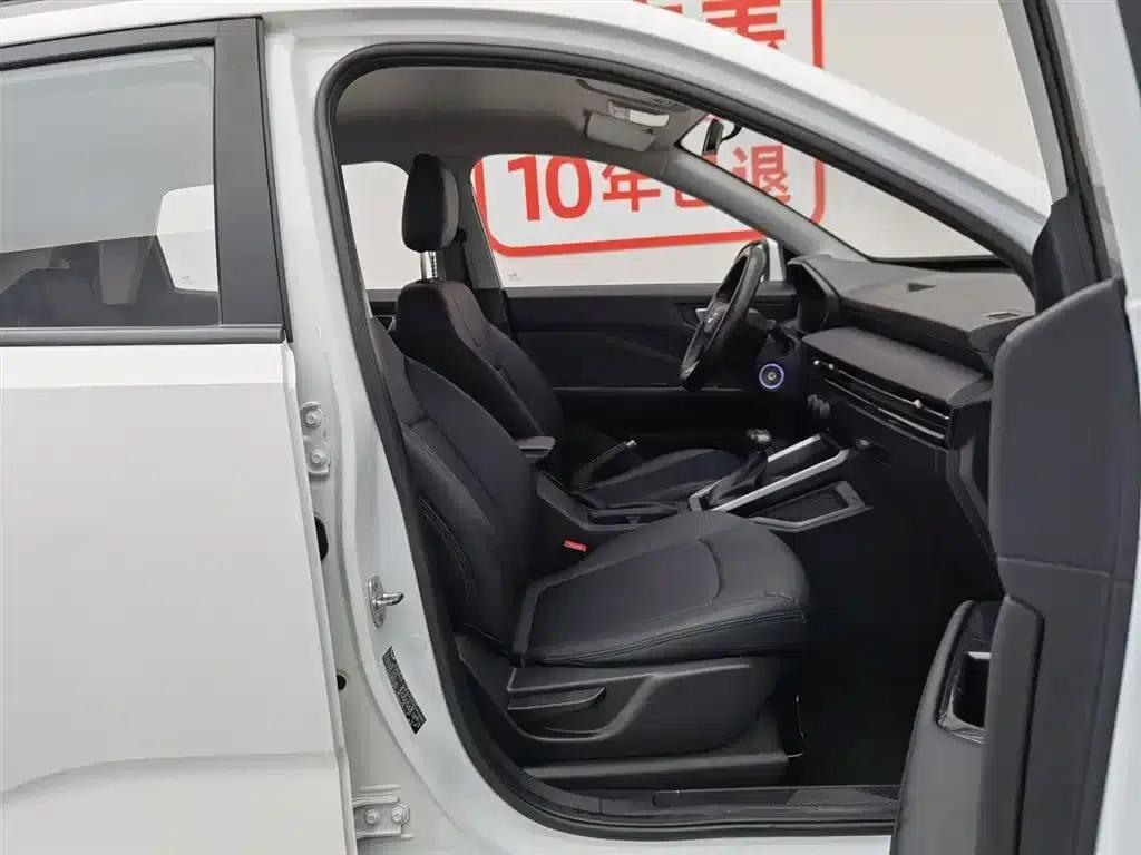 Wuling Xingchi 2023 1.5L CVT Comfort Edition — миниатюра 23