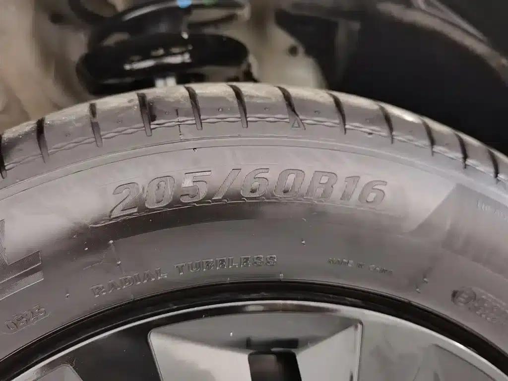Wuling Xingchi 2023 1.5L CVT Comfort Edition — миниатюра 24