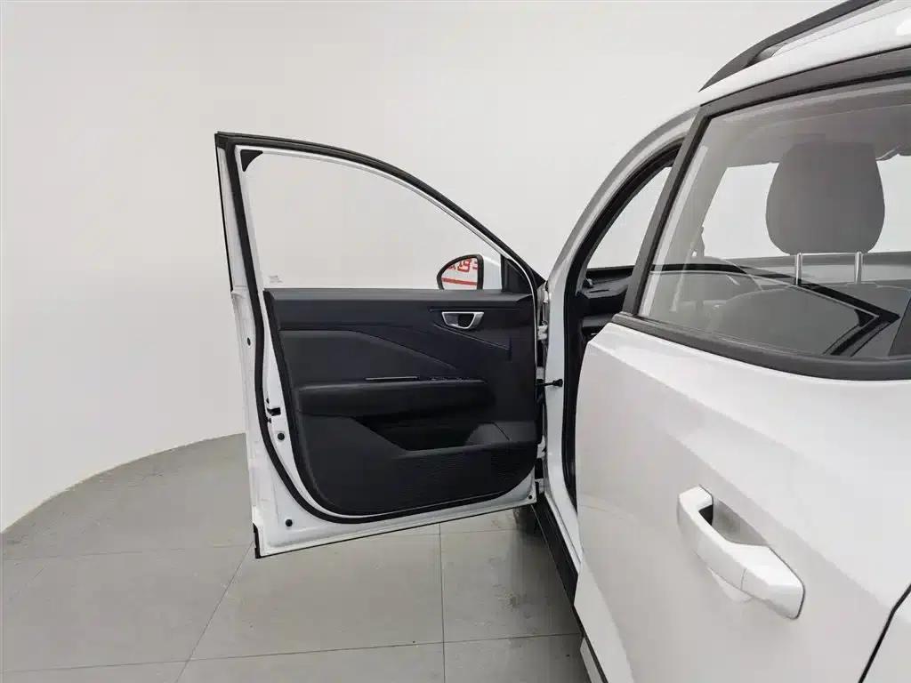 Wuling Xingchi 2023 1.5L CVT Comfort Edition — миниатюра 8