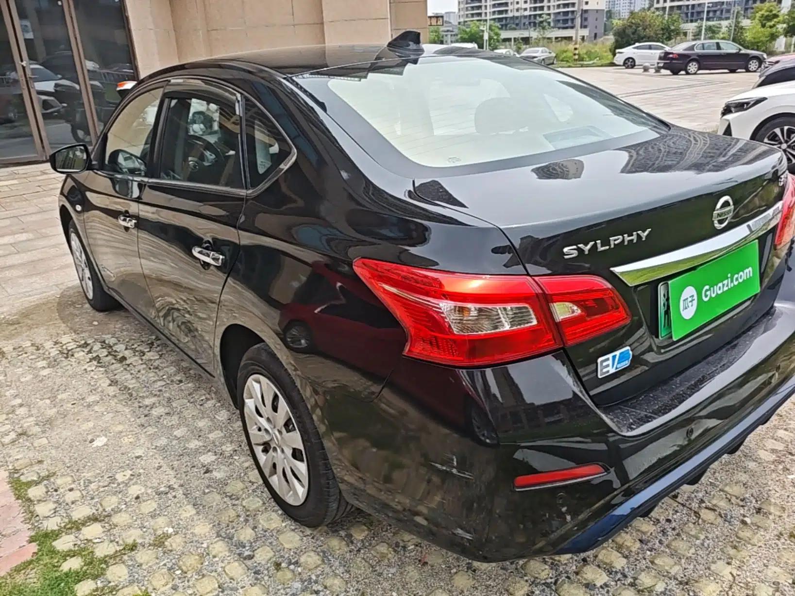 Nissan Sylphy EV 2018 Smart Edition — миниатюра 4
