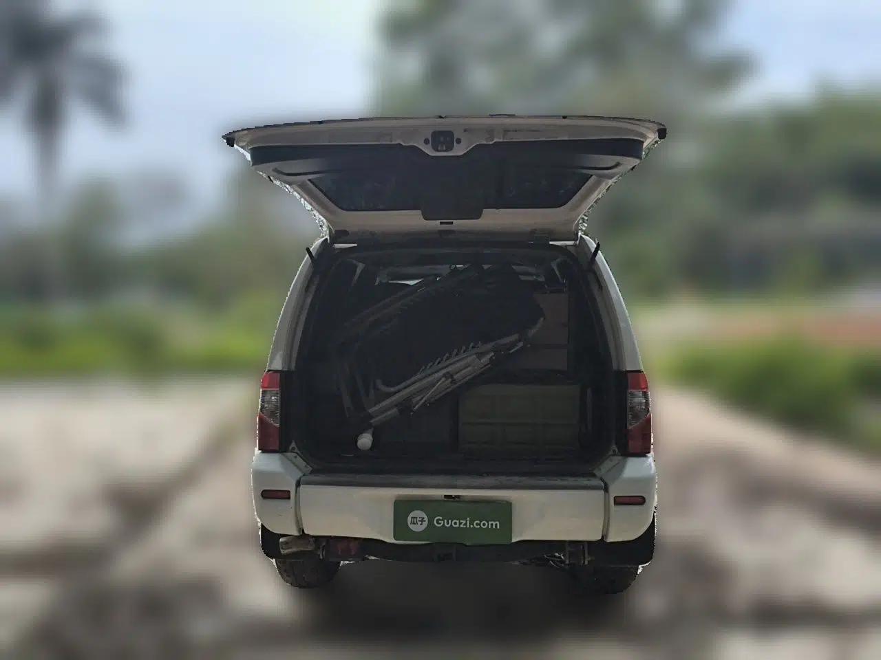 Nissan Paladin 2013 2.4L 4x4 Standard Version China V Standard — миниатюра 20