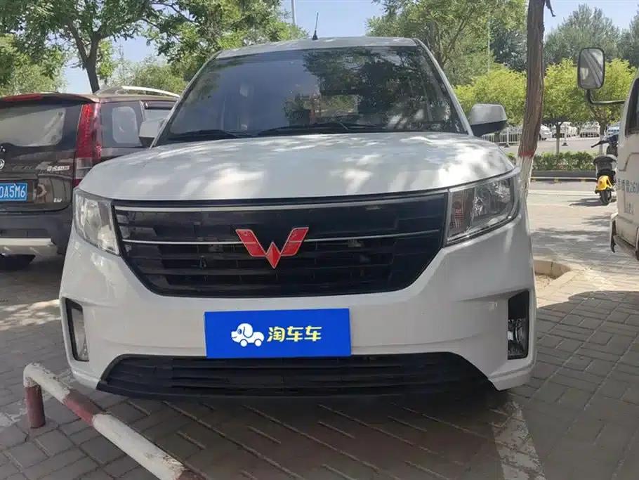 Wuling Hongguang PLUS 2020 1.5L Manual Comfort 7-Seater — миниатюра 2