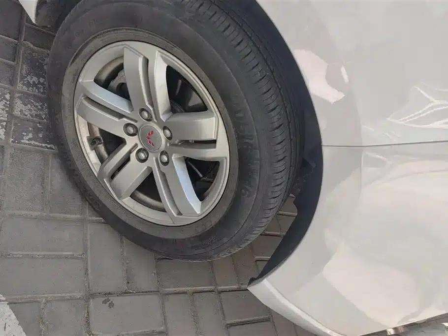 Wuling Hongguang PLUS 2020 1.5L Manual Comfort 7-Seater — миниатюра 6