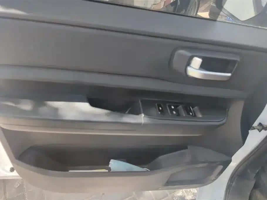 Wuling Hongguang PLUS 2020 1.5L Manual Comfort 7-Seater — миниатюра 7
