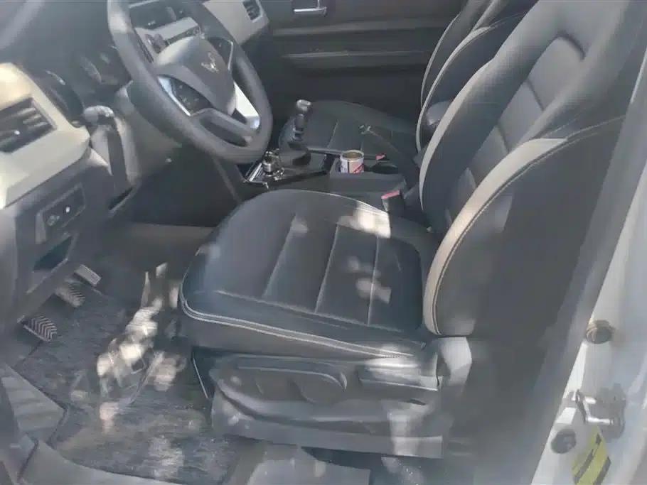 Wuling Hongguang PLUS 2020 1.5L Manual Comfort 7-Seater — миниатюра 9
