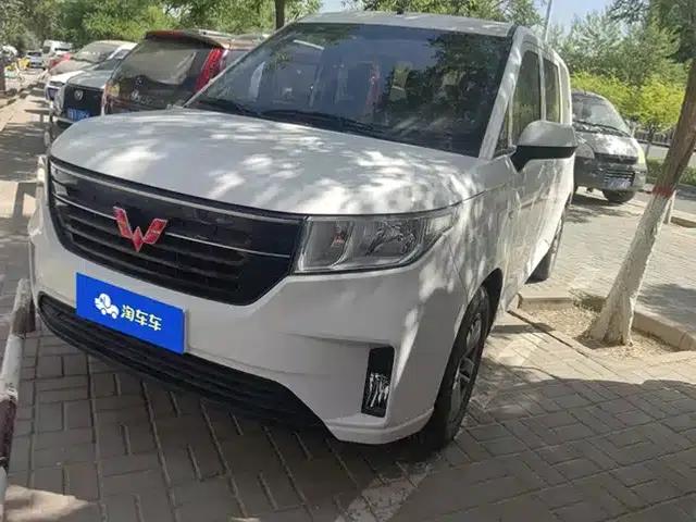 Wuling Hongguang PLUS 2020 1.5L Manual Comfort 7-Seater