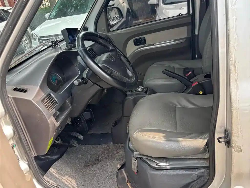 Wuling EV50 2021 model van logistics vehicle, Lishen 41.6kWh Liuji electric control system — миниатюра 4