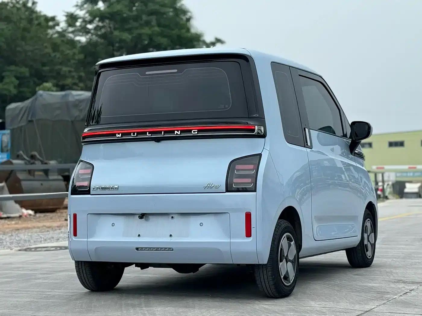 Wuling Air ev Clear Sky 2023 Model, Four-Seat - Advanced Edition — миниатюра 6