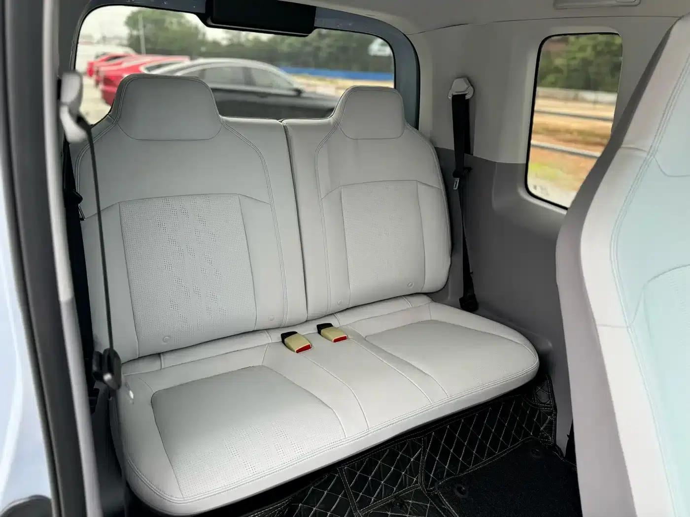 Wuling Air ev Clear Sky 2023 Model, Four-Seat - Advanced Edition — миниатюра 9