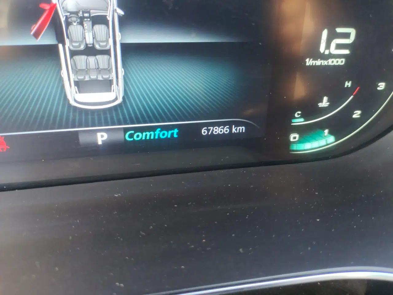 Roewe RX5 MAX 2019 300TGI Automatic Smart Cabin Luxury Edition — миниатюра 13
