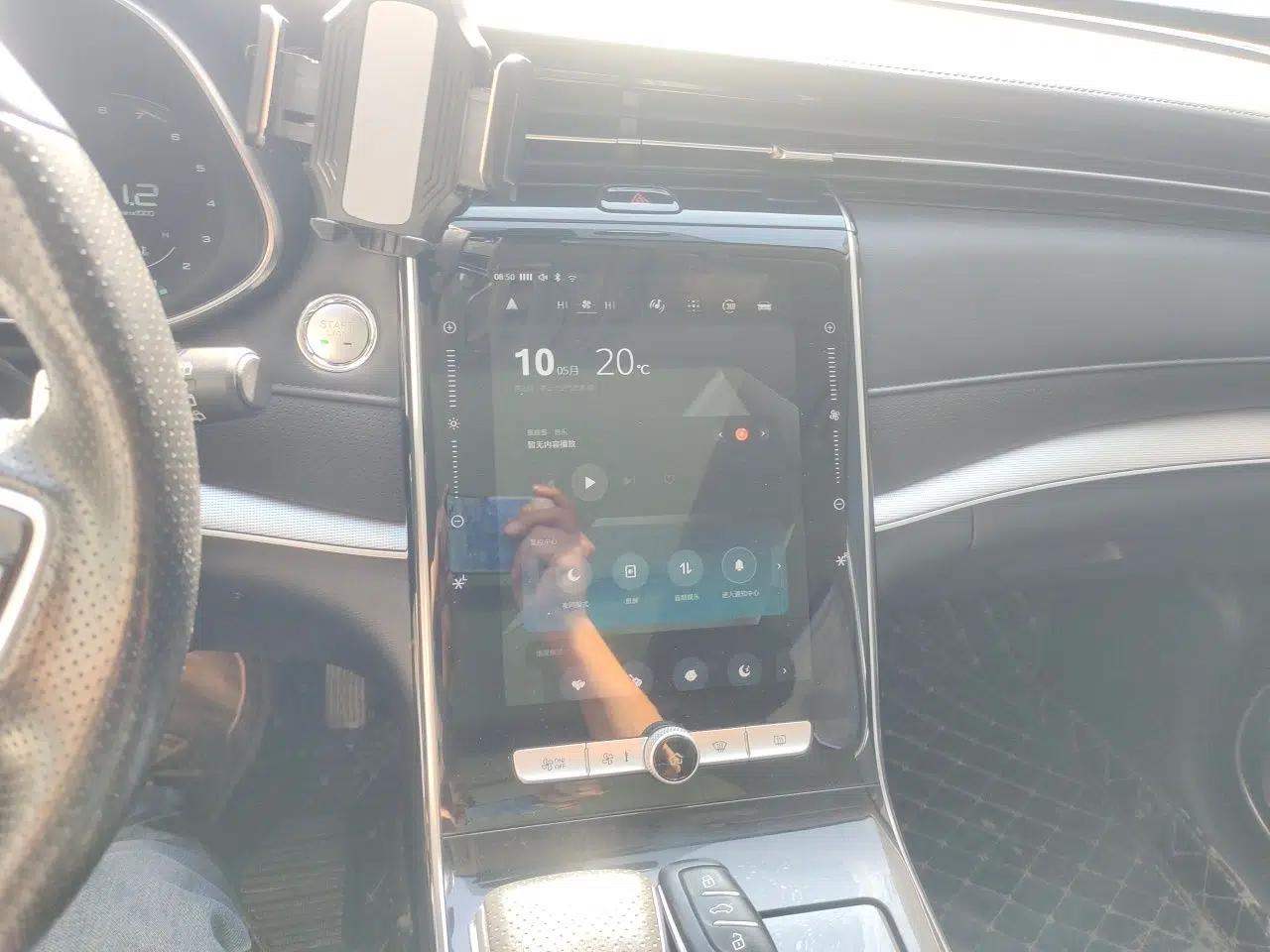 Roewe RX5 MAX 2019 300TGI Automatic Smart Cabin Luxury Edition — миниатюра 14